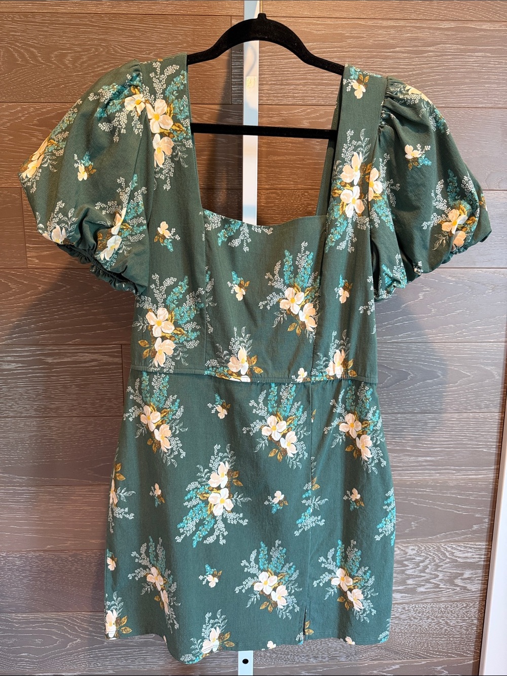 Green Floral Puff-Sleeve Mini Dress
